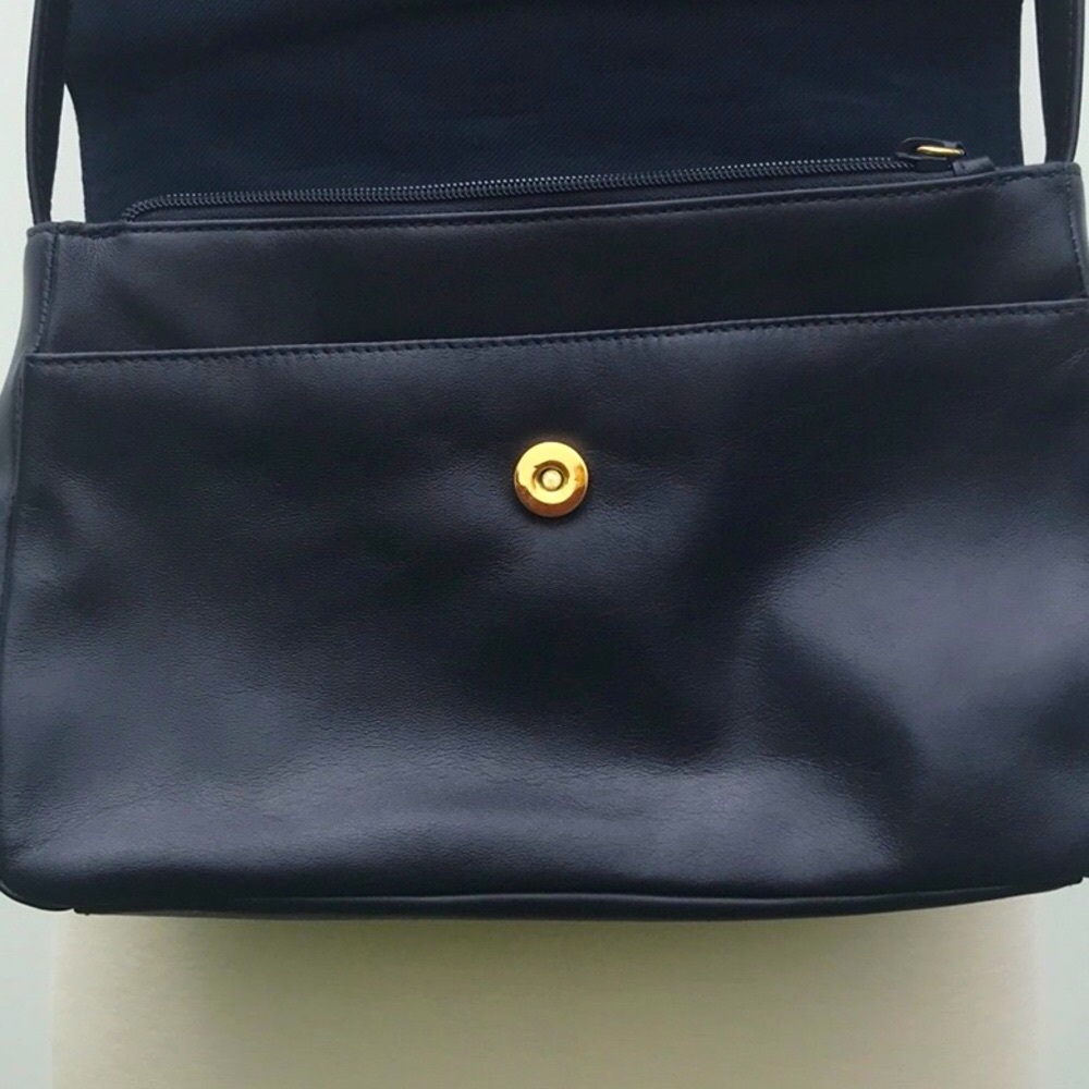 Vintage Etienne Aigner Leather Navy Blue Shoulder Bag with Gold Accents - Picture 15 of 16